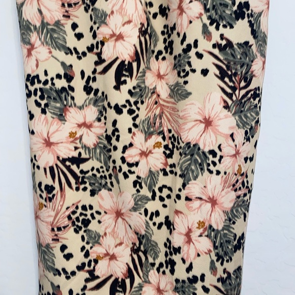 Floral camisole dress - Picture 3 of 5